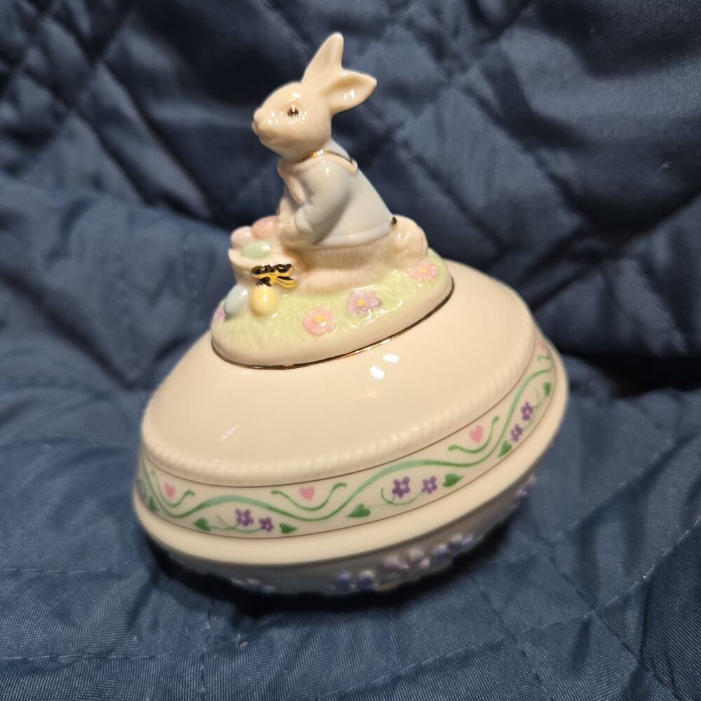 Lenox Easter 2002 Annual Easter Egg Spring Bunny Rabbit